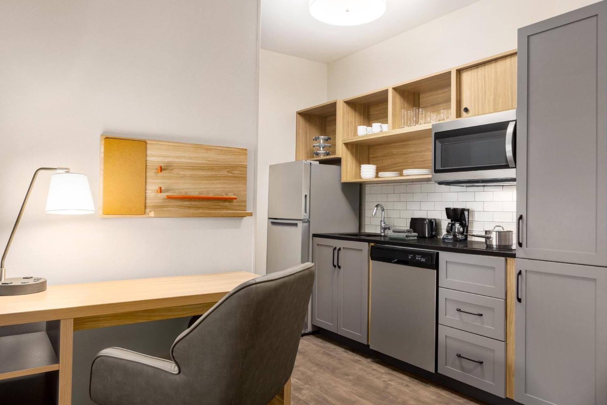 Tamiami Candlewood Suites Miami - Doral By Ihg מראה חיצוני תמונה